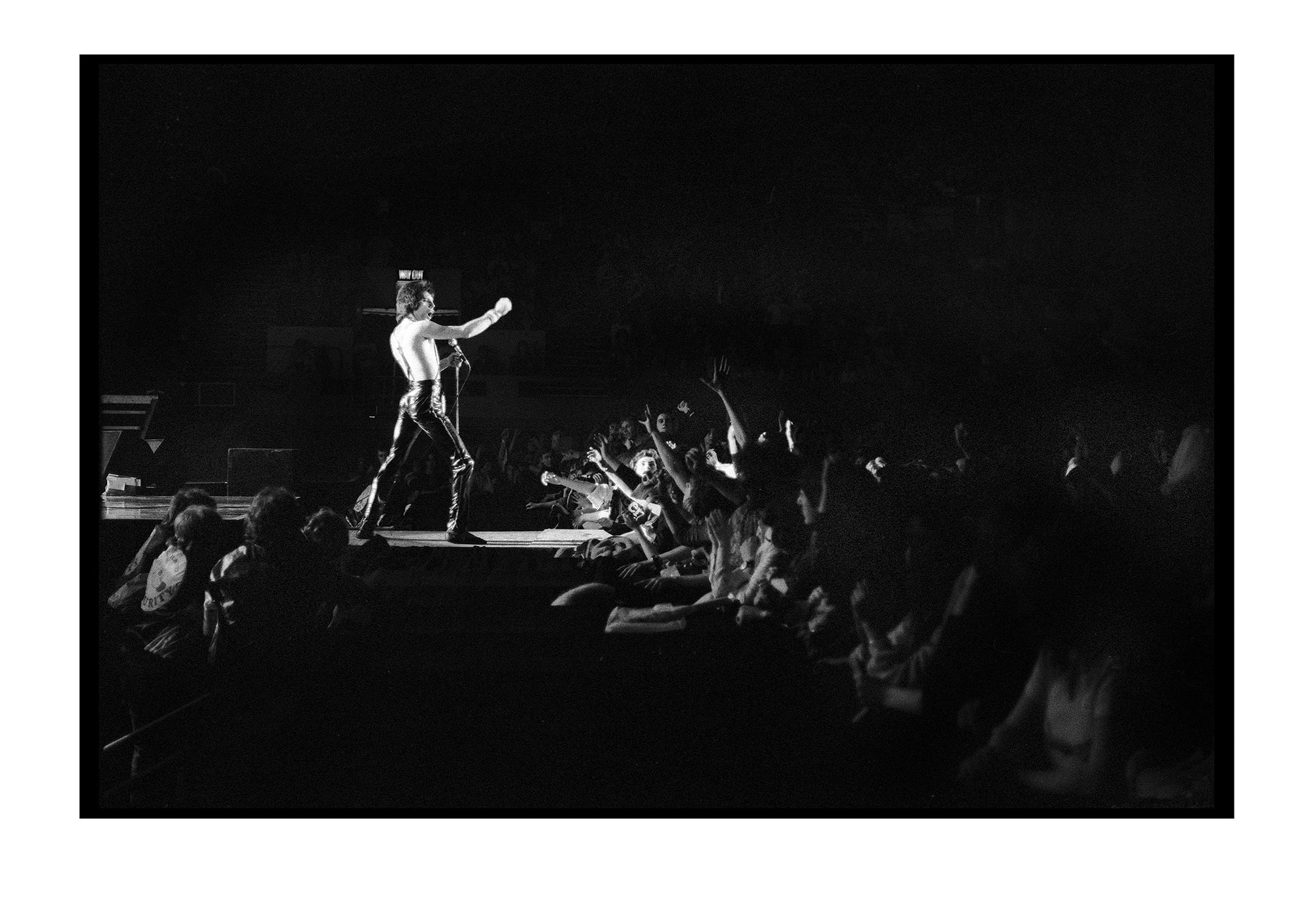 Freddie Queen Wembley 1979 wb Freddie Mercury Wembley 1979